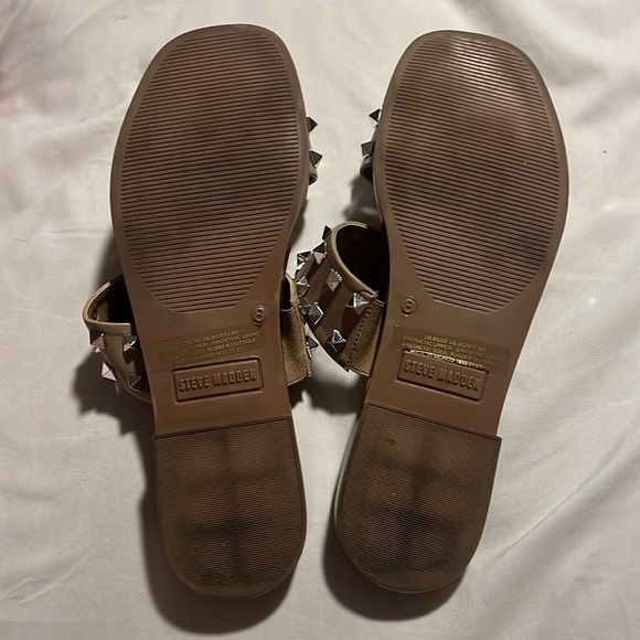 Steve‎ Madden Studded Sandals
Size 8 - Picture 3 of 4